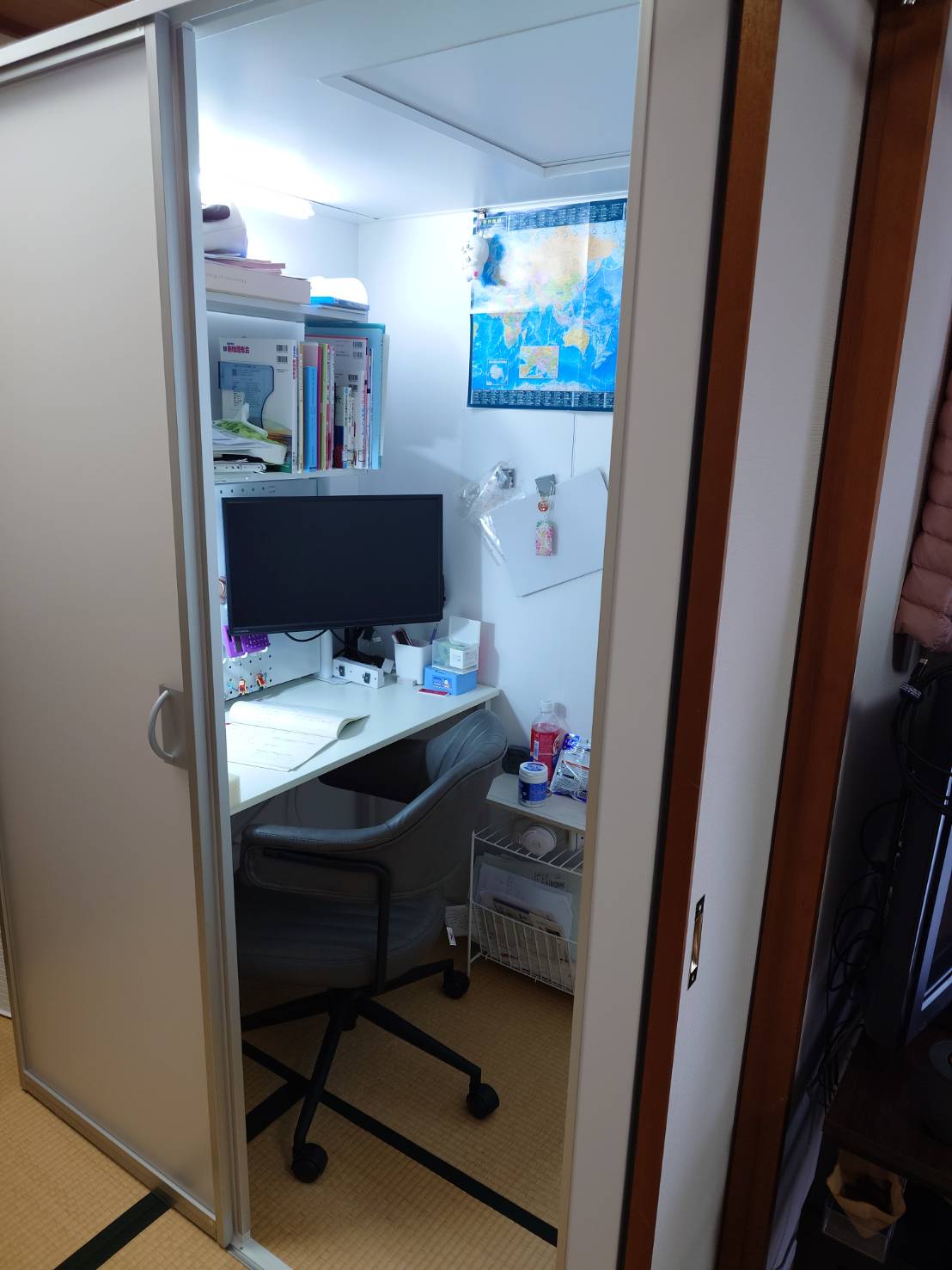 おもいっきり集中空間の内部（学習デスク）